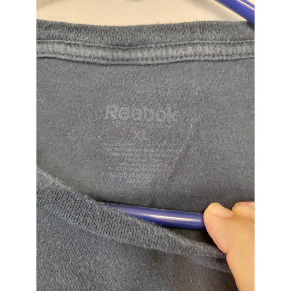 Reebok Vintage black tshirt with blue and white skull design, sz XL - Picture 4 of 5